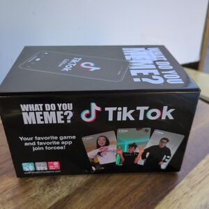 What Do You‎ Meme? TikTok Edition Card Game